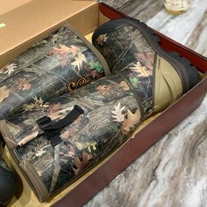 Women’s hunting boots
